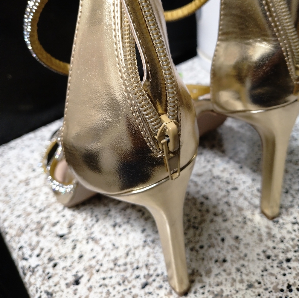 Shoes - Picture 6 of 12